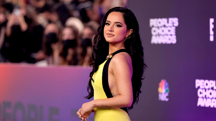 Becky G anunció la salida de su nuevo álbum Esquemas Fm Lola